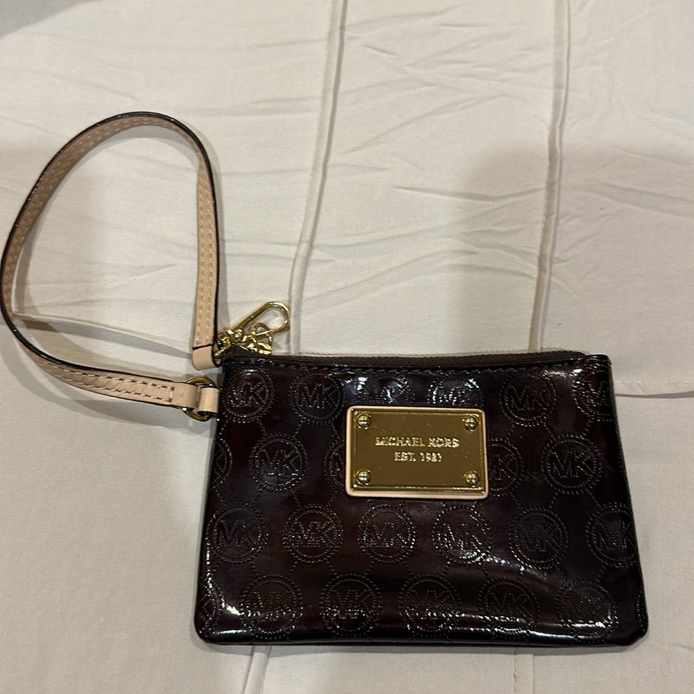 Michael Kors, wristlet brown embossed